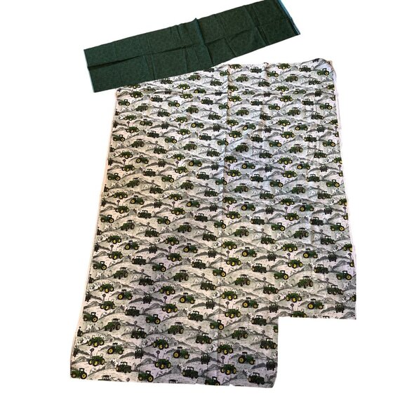 John Deere Scenic Daisy Kingdom Quilting Fabric Apprx 1 1/3 yd Plus Green Fabric - Picture 2 of 11